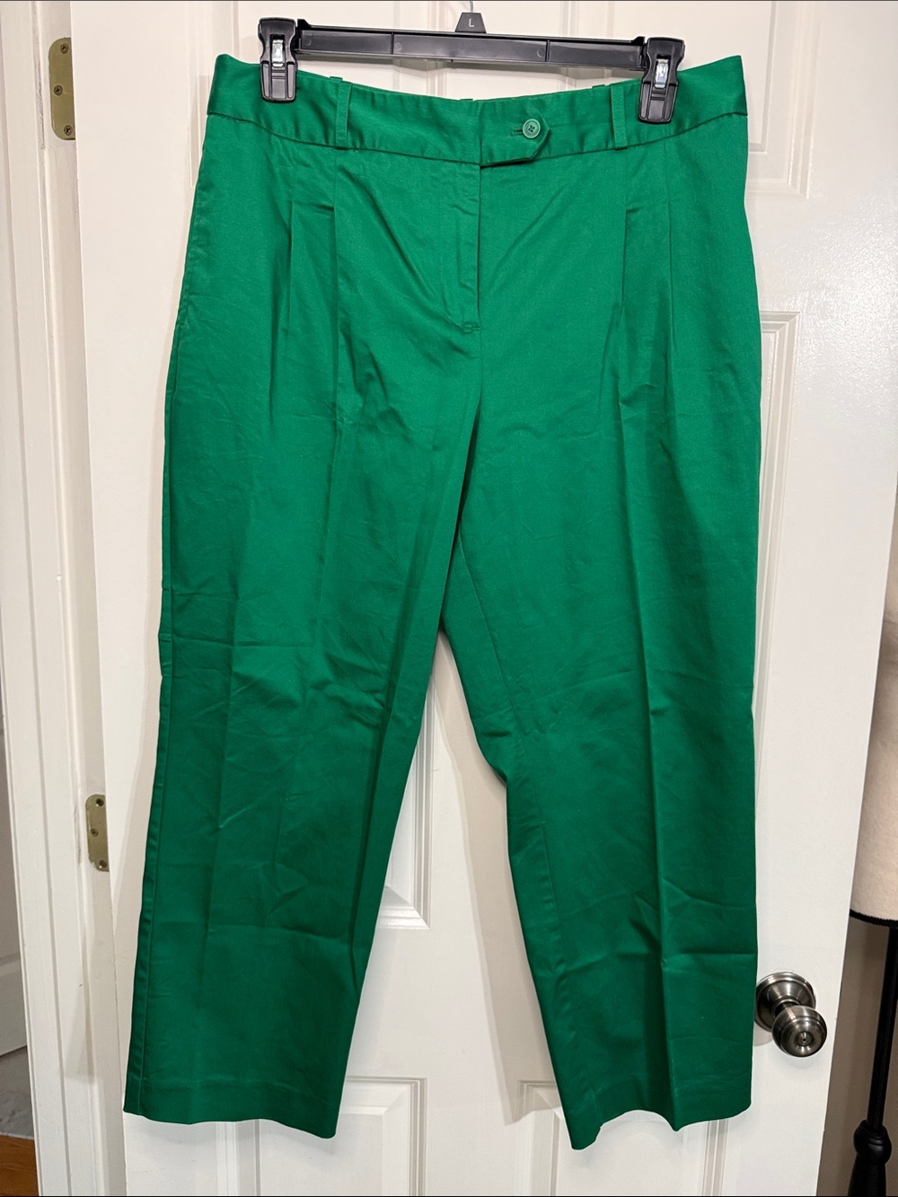Liz Claiborne Emerald Green Cropped Pleated Pants